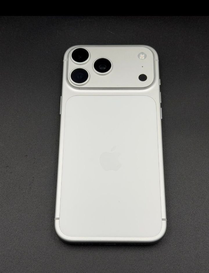 iPhones 17 pro max Semi Novo